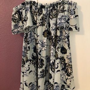 NWOT Style Rack Off the Shoulder Blouse